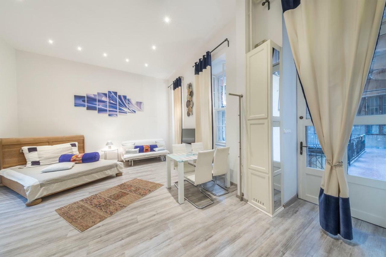 Atlanta Apartment Is In The Heart Of Budapest Ngoại thất bức ảnh